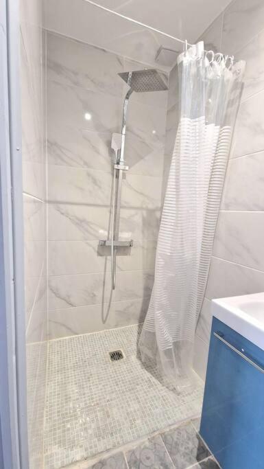 Appartement Hypercentre 301 +Wifi+Independant+ Cuisine Toilette Salle De Bain Privative Валансьен Экстерьер фото