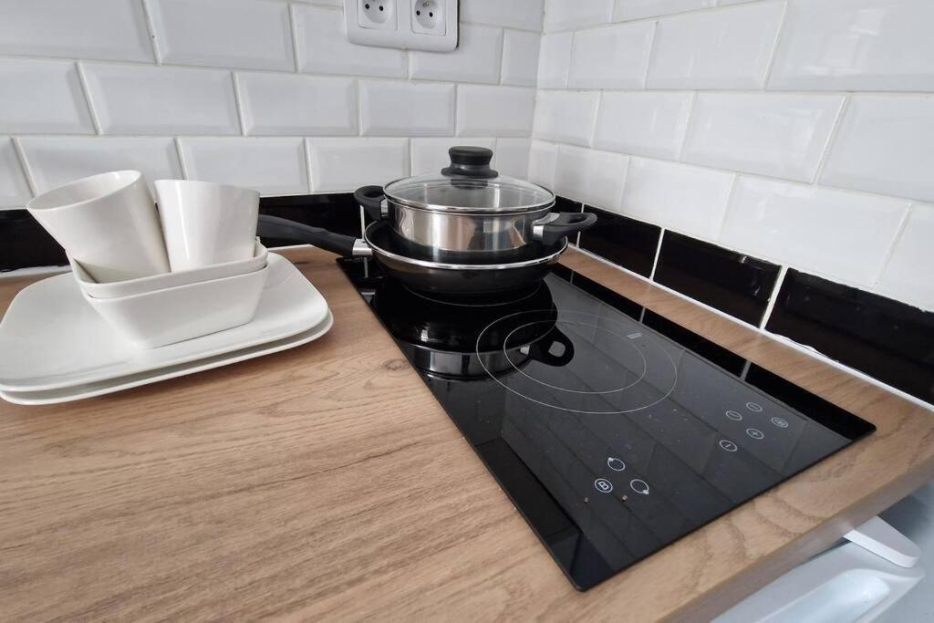 Appartement Hypercentre 301 +Wifi+Independant+ Cuisine Toilette Salle De Bain Privative Валансьен Экстерьер фото