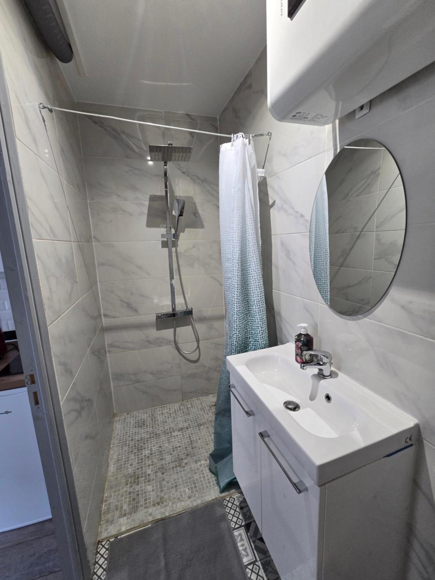 Appartement Hypercentre 301 +Wifi+Independant+ Cuisine Toilette Salle De Bain Privative Валансьен Экстерьер фото